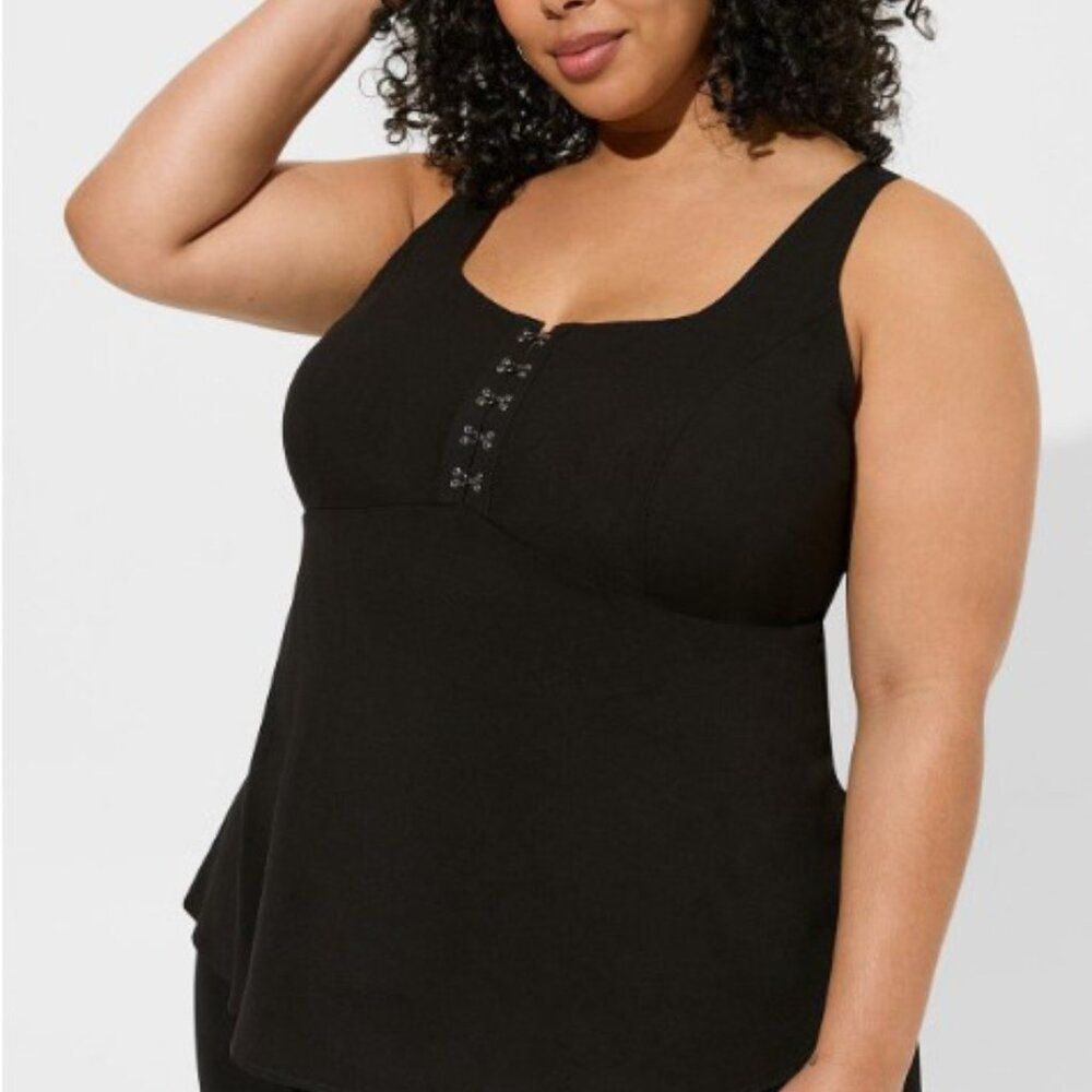 NWT. Torrid fit and flare rayon slub sleeveless top. Sz 0. Black white red.
